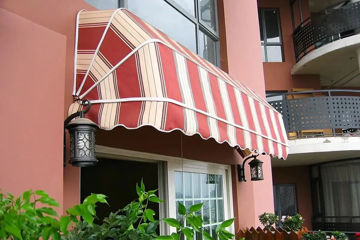 kucuk-balkon-tentesi